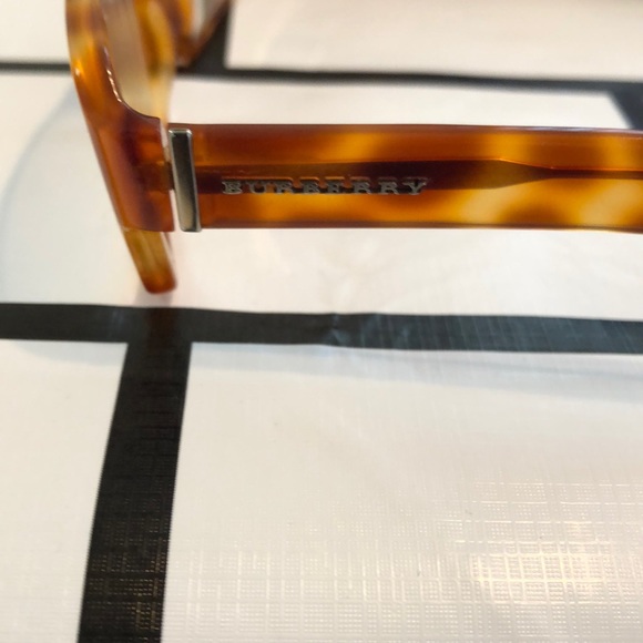 Authentic Burberry Prescription glasses - Picture 3 of 4